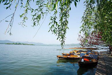 《FF7：重生》文森特配音演员回忆工作意外之喜